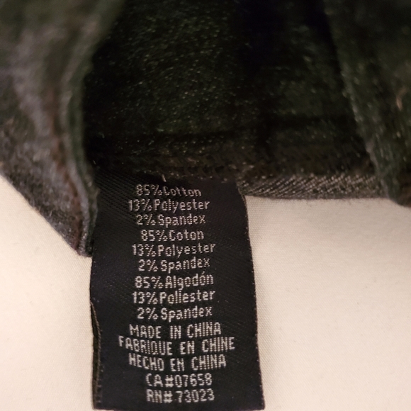 Selling Women's Black Skinny Jeans - Picture 10 of 10